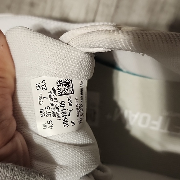 Girls Puma shoes - Picture 4 of 4